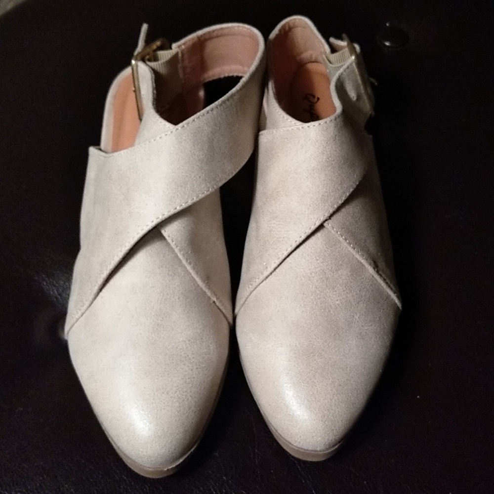 Stacia Booties Stone 6.5